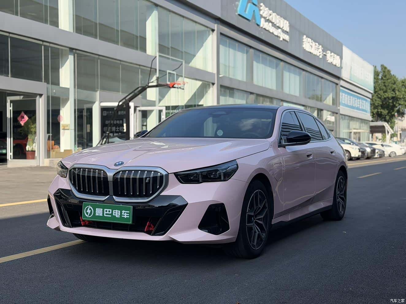 BMW i5, 2025 1