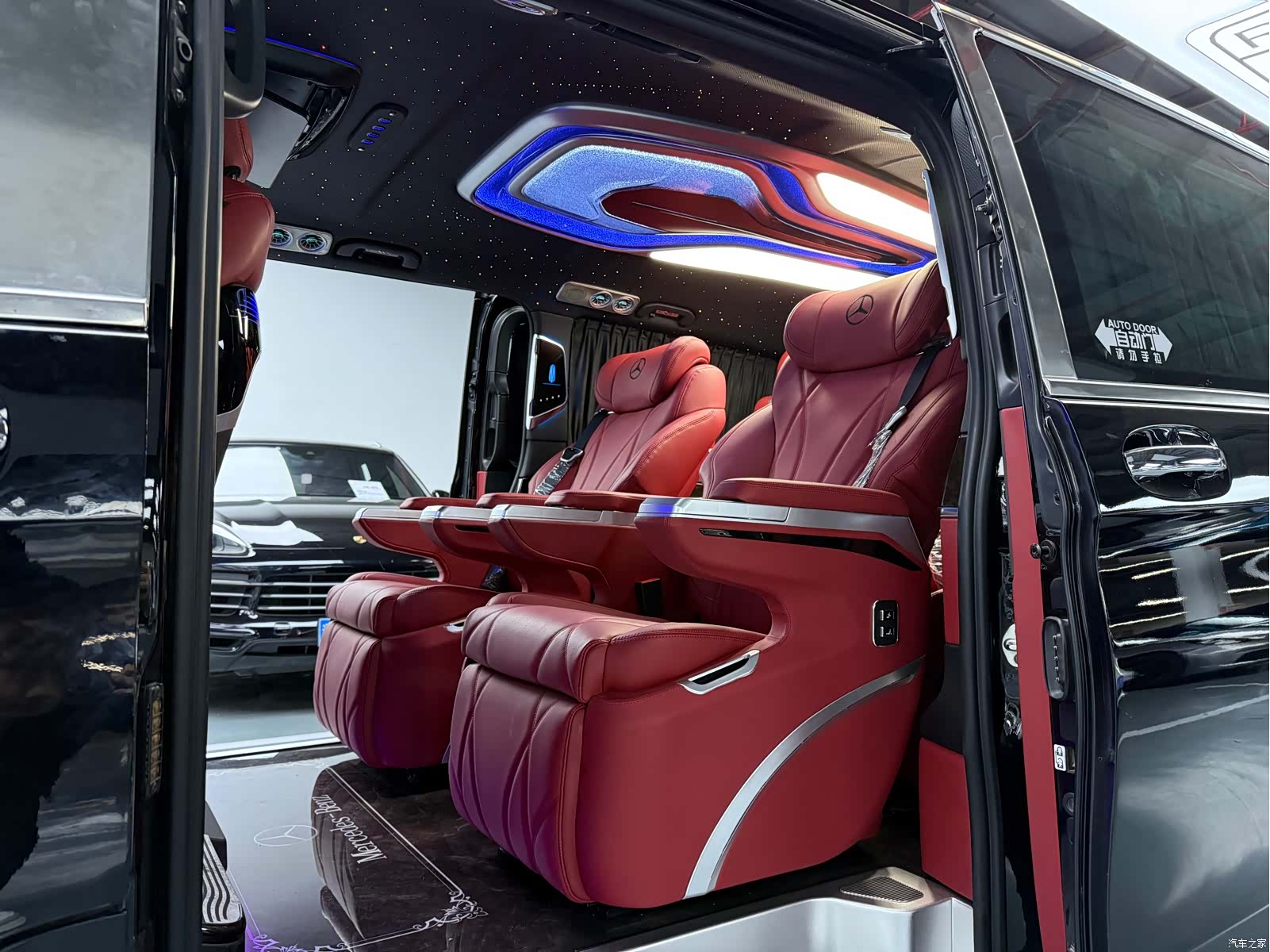 Mercedes-Benz 7, 2021 9