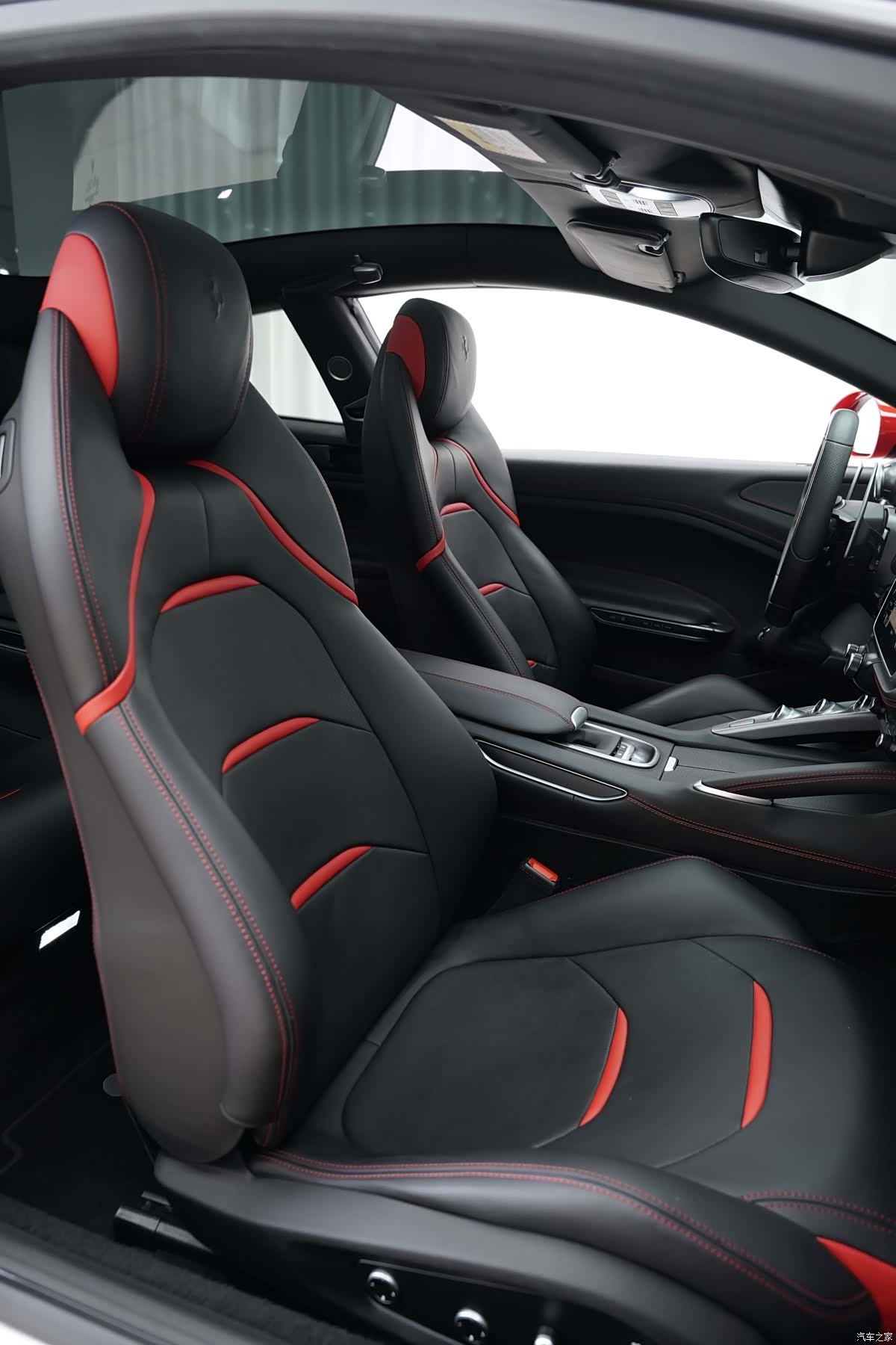 Ferrari GTC4Lus, 2019 12