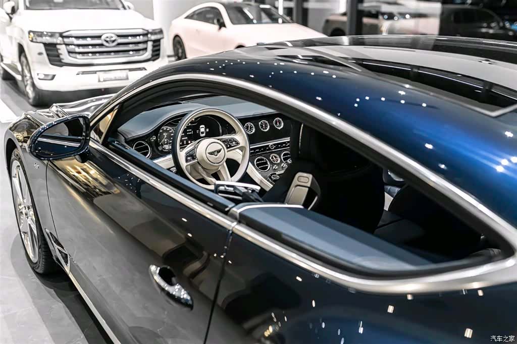 Bentley Continental GT, 2024 13