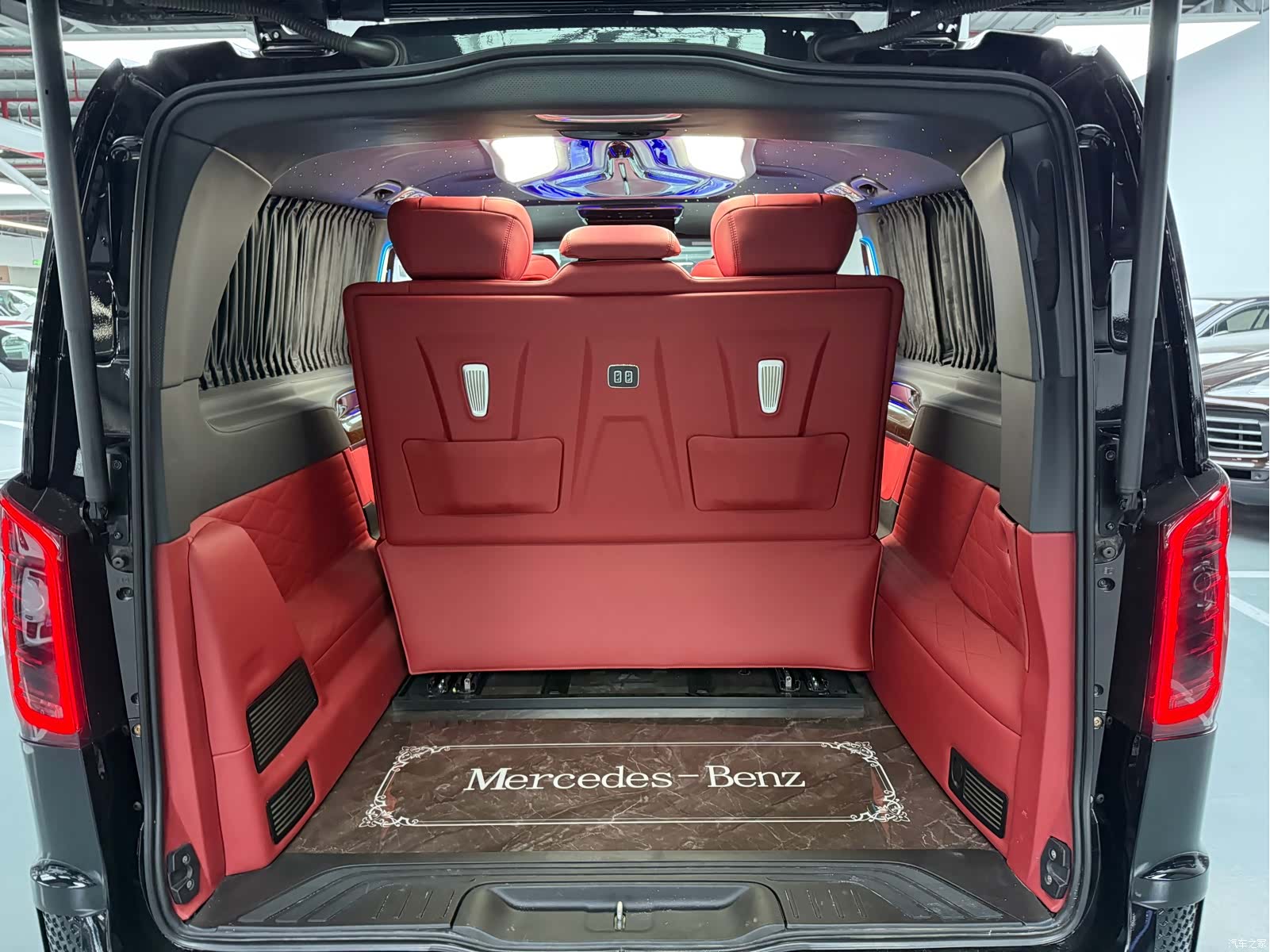 Mercedes-Benz 7, 2021 10
