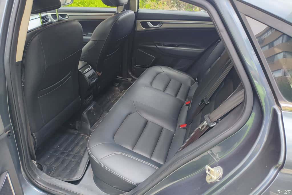 Geely Emgrand, 2017 11