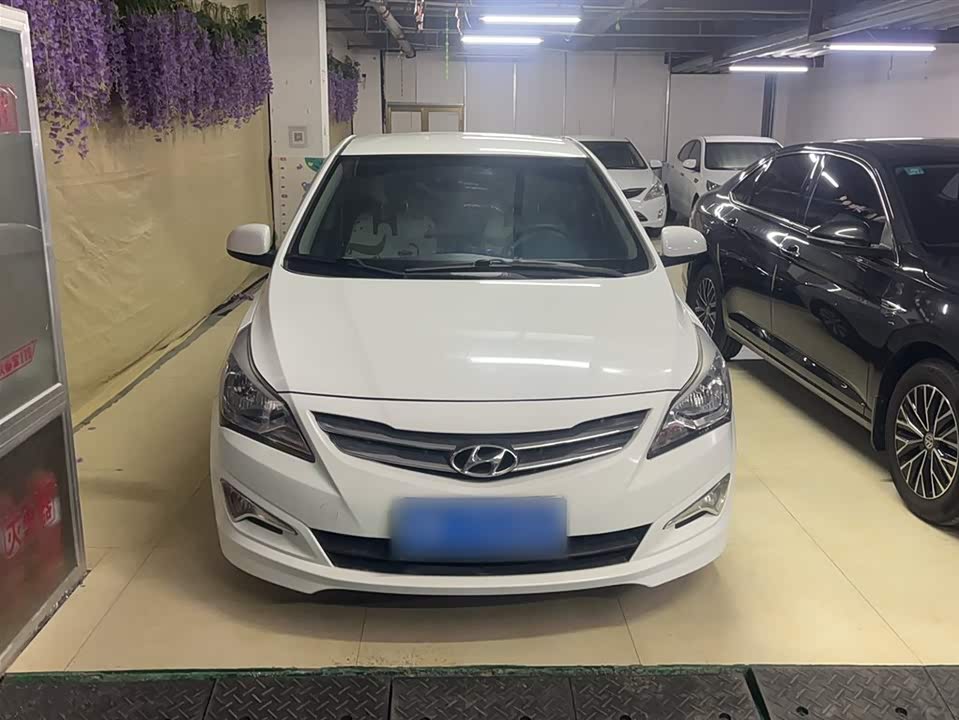 Hyundai Rena