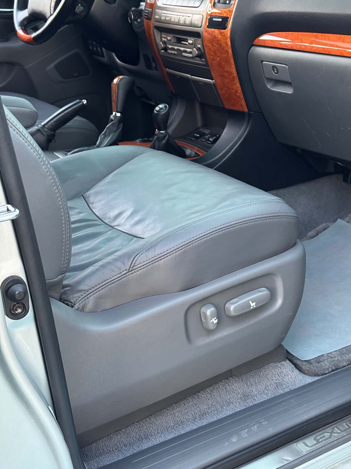 Lexus GX, 2005 24