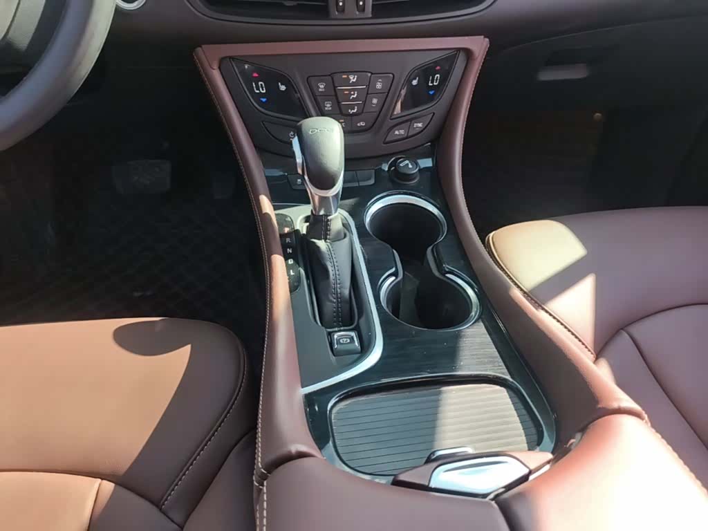 Buick Envision Plus, 2021 10