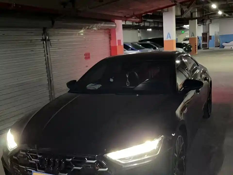 Audi A7L