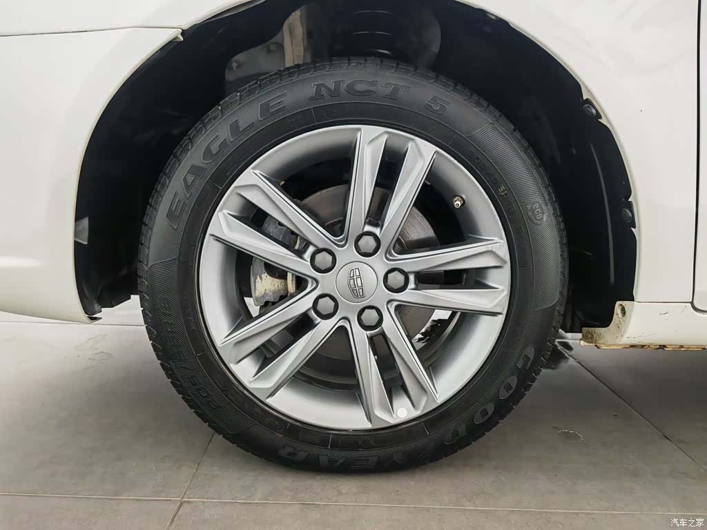 Geely Emgrand, 2017 17
