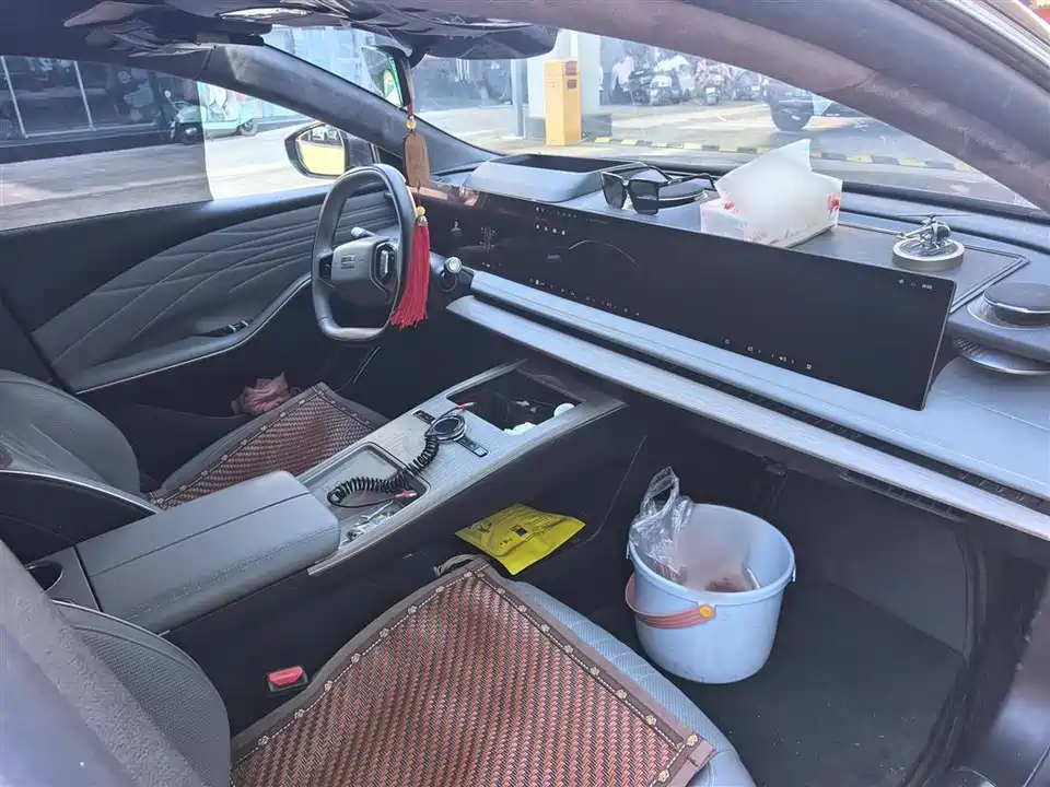 Geely Galaxy Galaxy E8