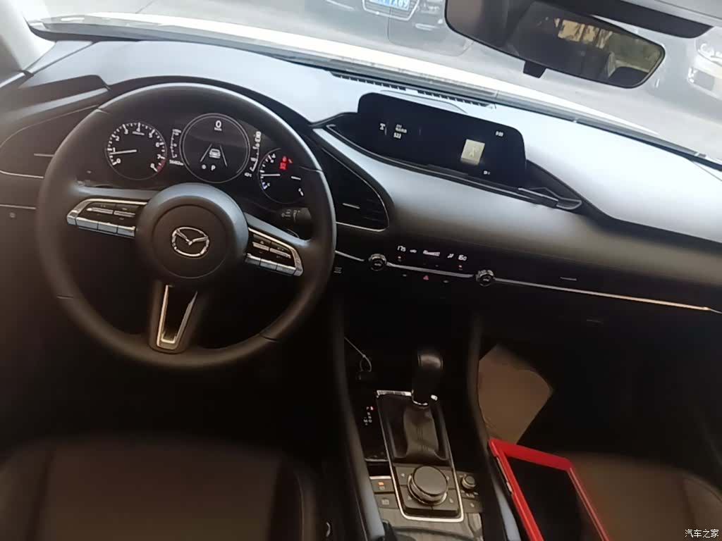 Mazda Mazda3, 2023 10