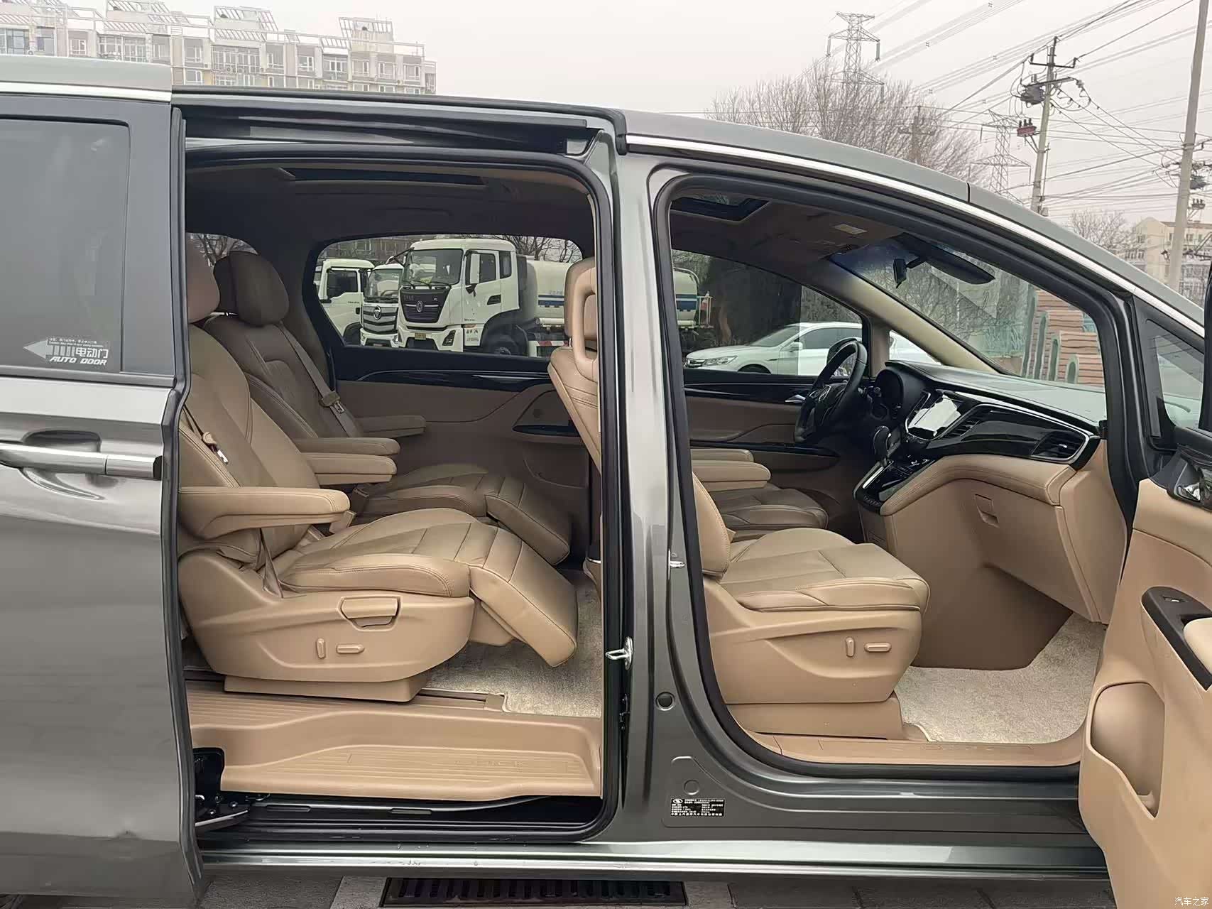 Buick GL8, 2017 15