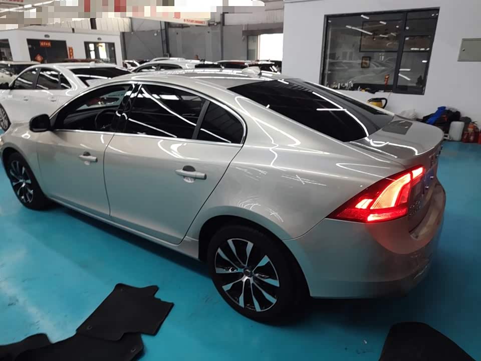 Volvo S60