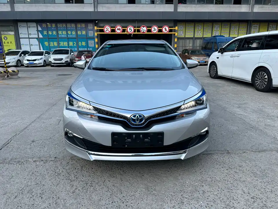 Toyota Corolla dual engine E+ Toyota Corolla dual engine E+