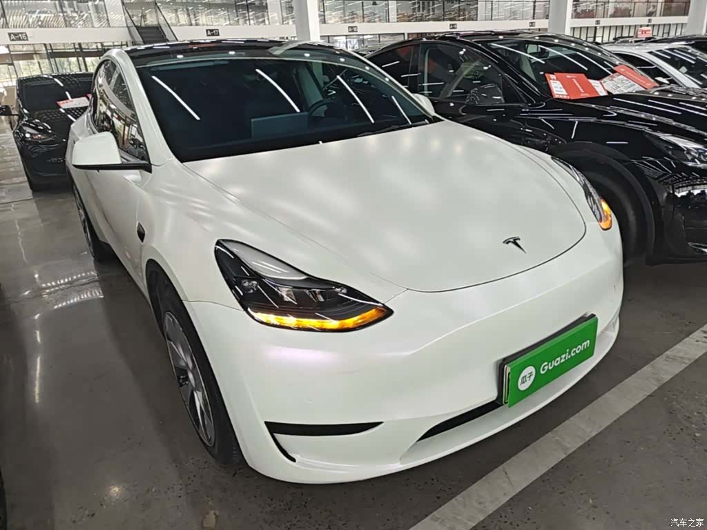 Tesla Model Y, 2022 4