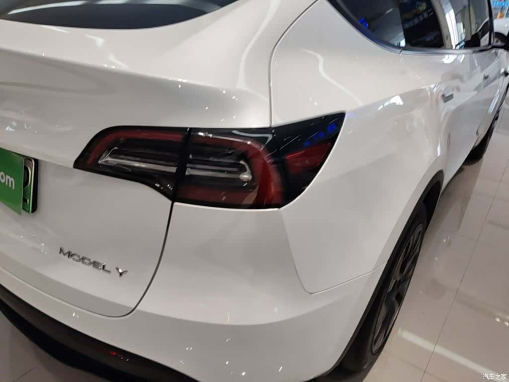 Tesla Model Y, 2024 8