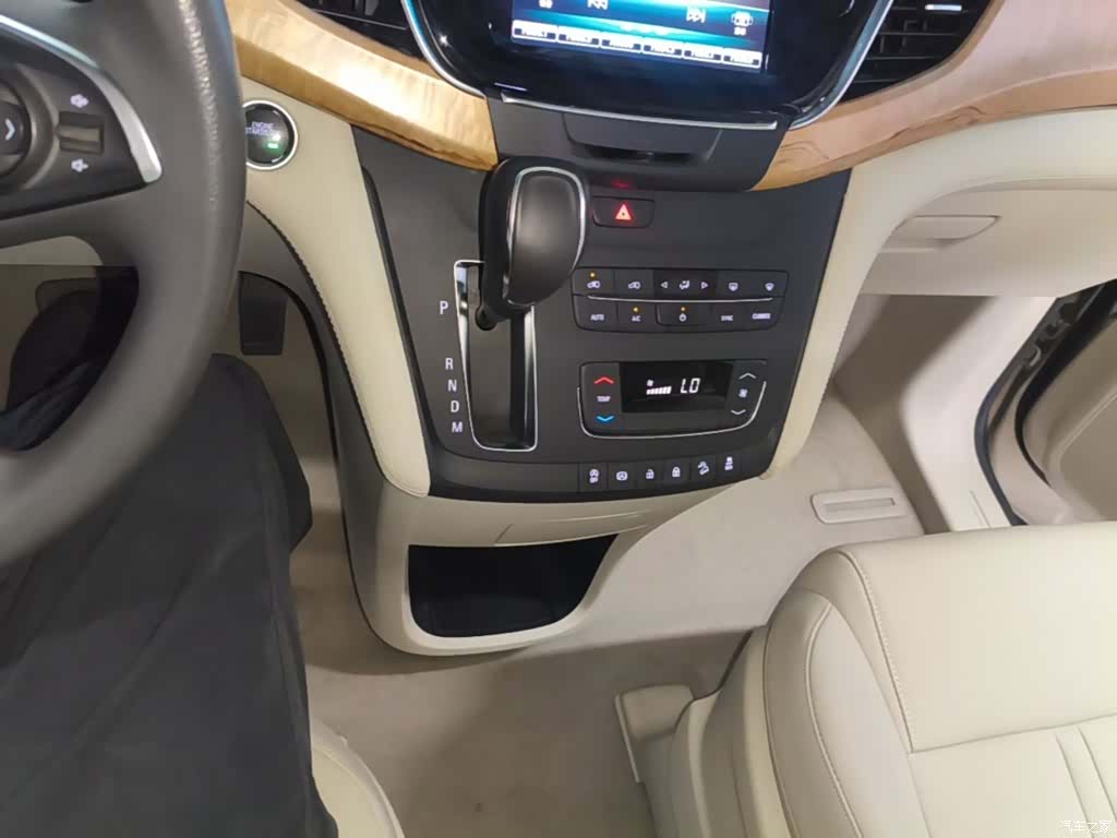 Buick GL8, 2018 14
