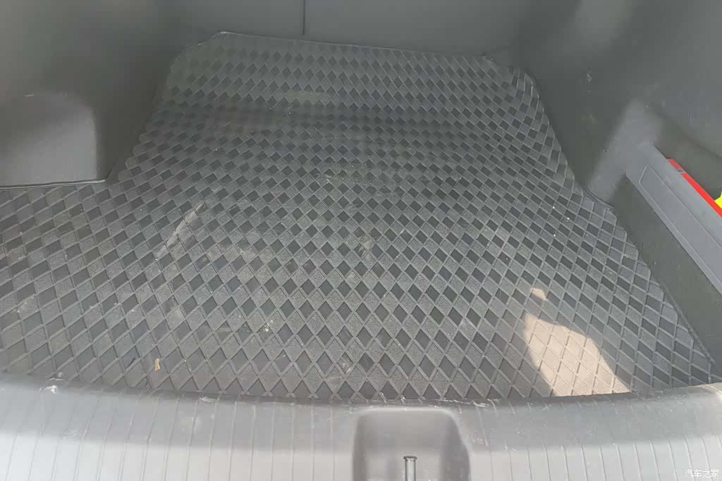 Volkswagen Passat, 2025 4
