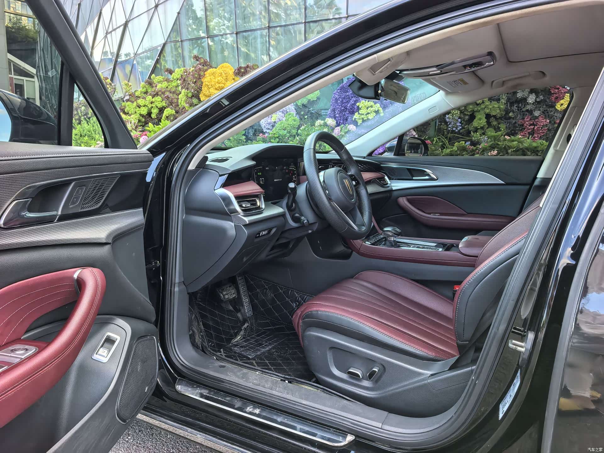 Hongqi H5, 2024 4