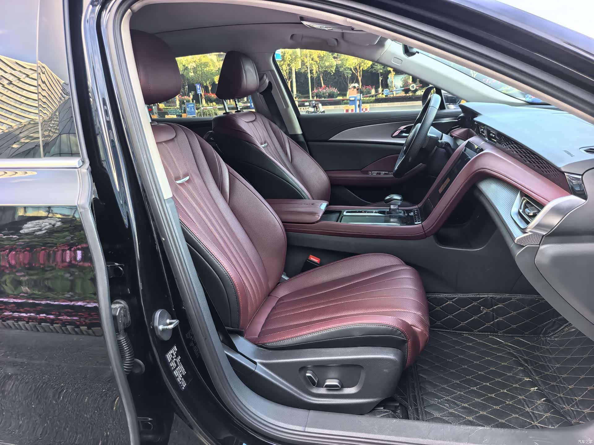 Hongqi H5, 2024 11