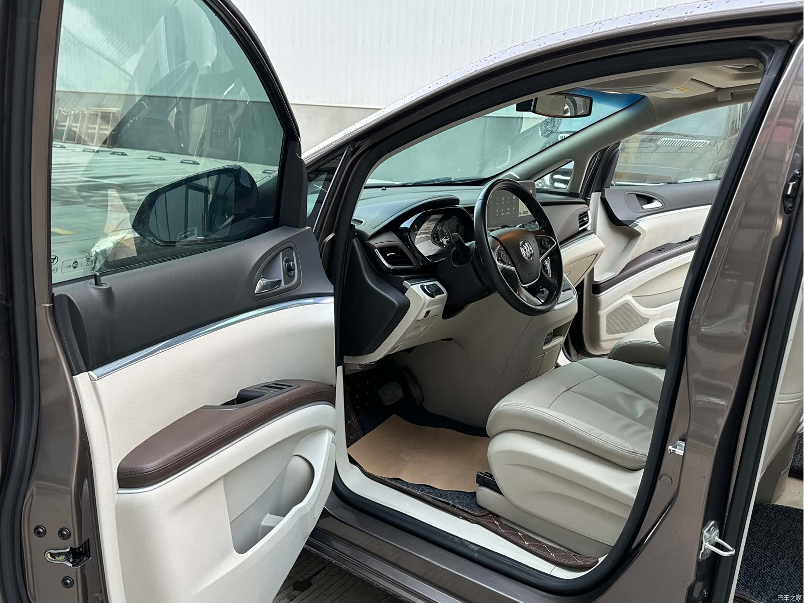 Buick GL8, 2020 9