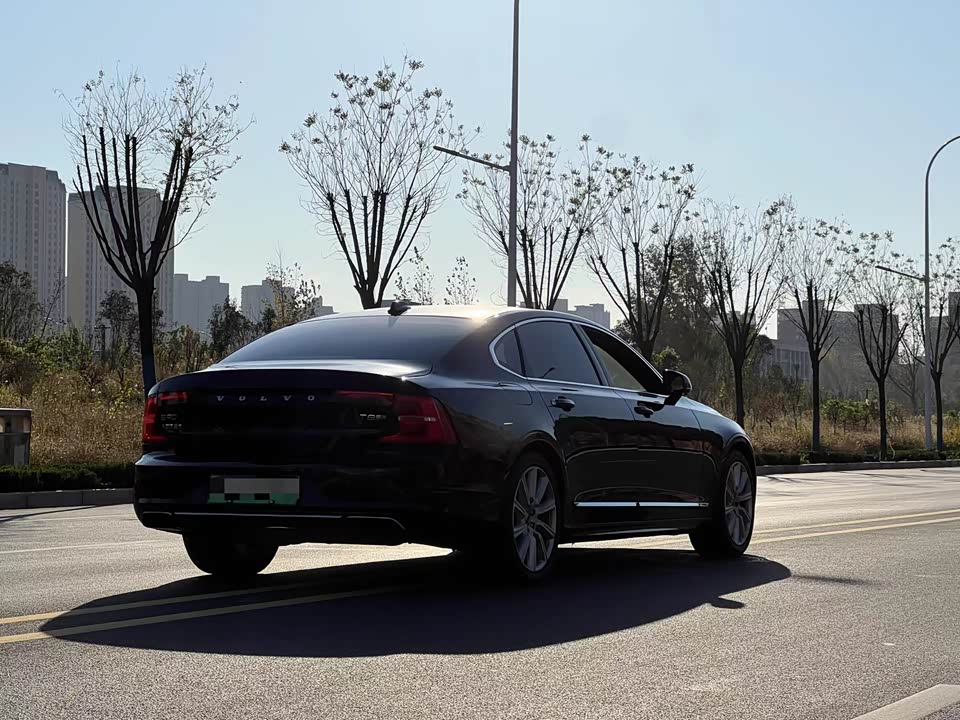Volvo S90