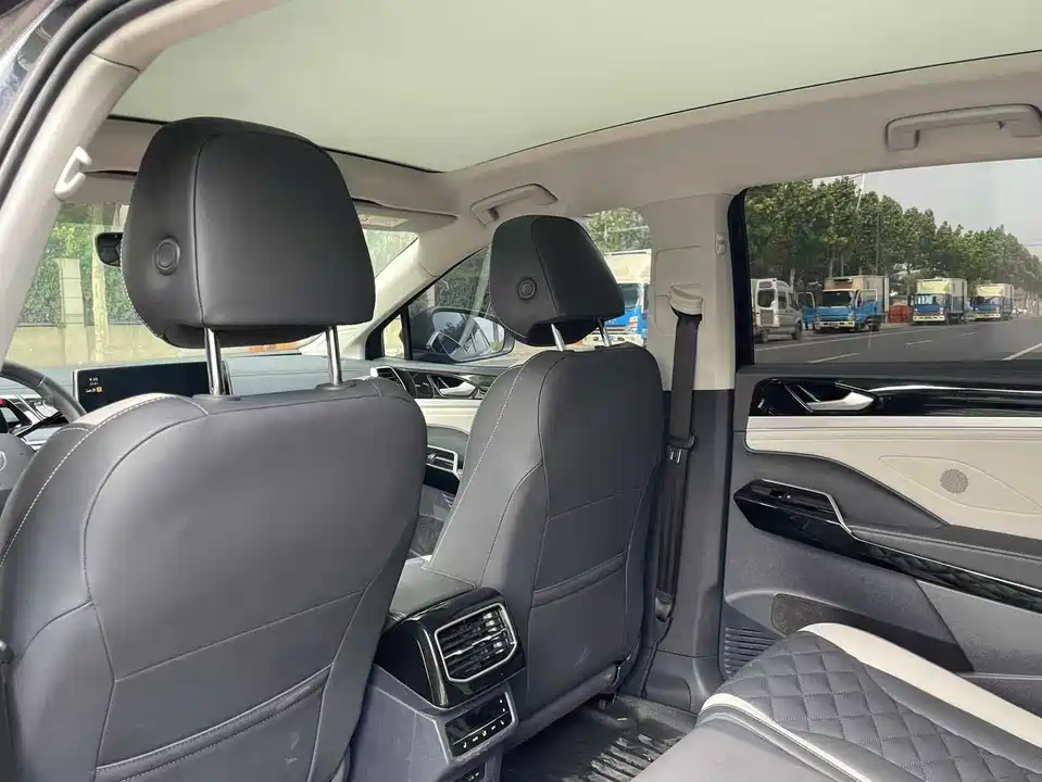 Volkswagen ID.6 CROZZ