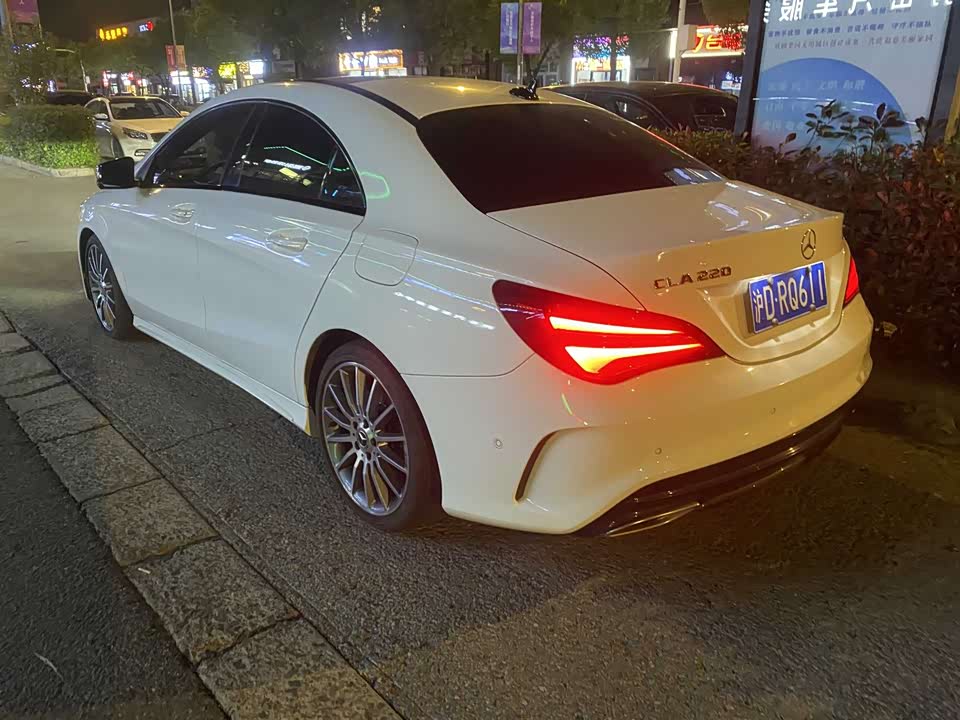 Mercedes-Benz CLA