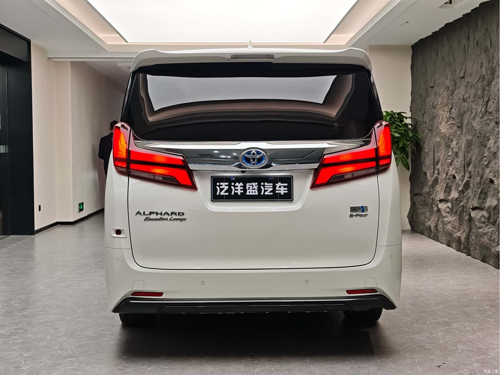 Toyota Alphard, 2021 14