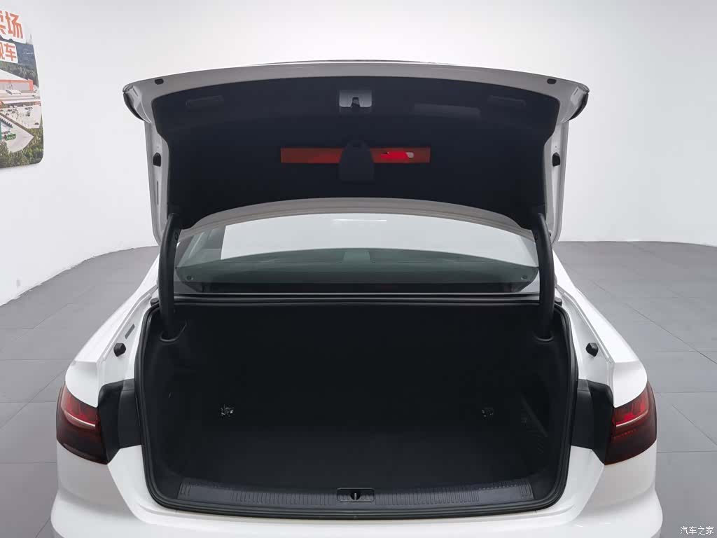 Audi A4L, 2020 16