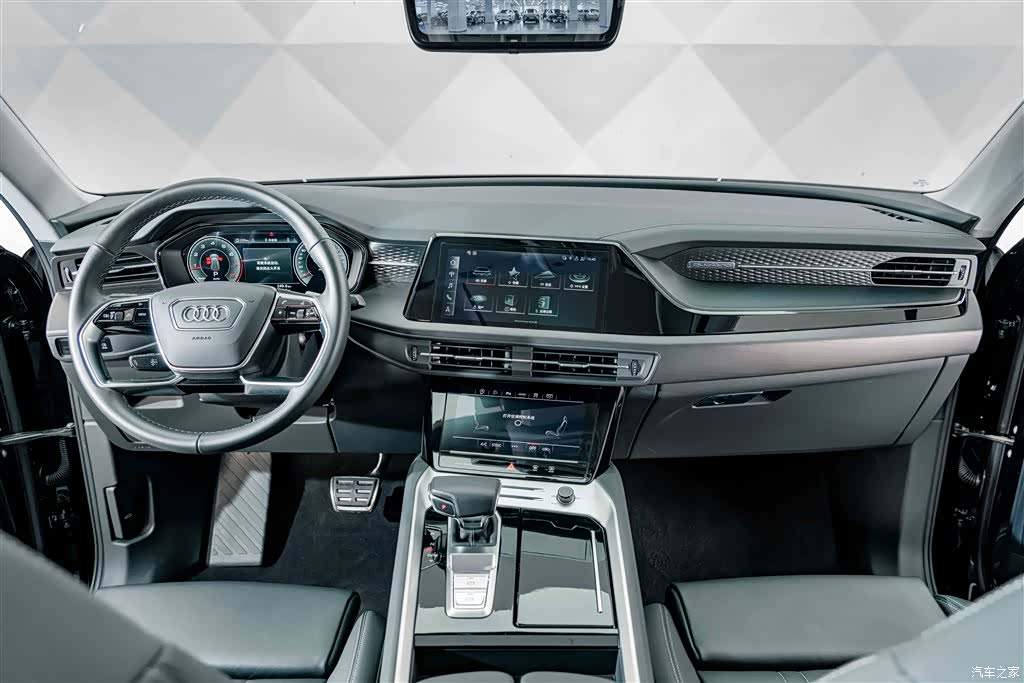 Audi Q6, 2025 10