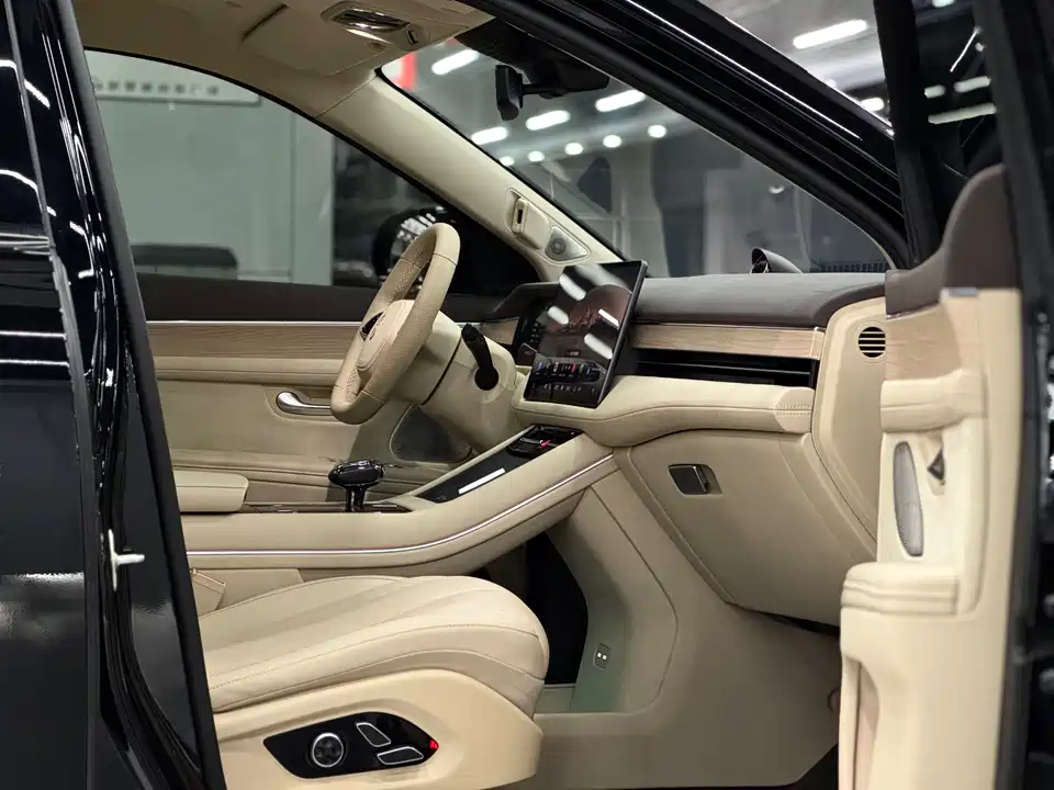 AITO Ask the world M7