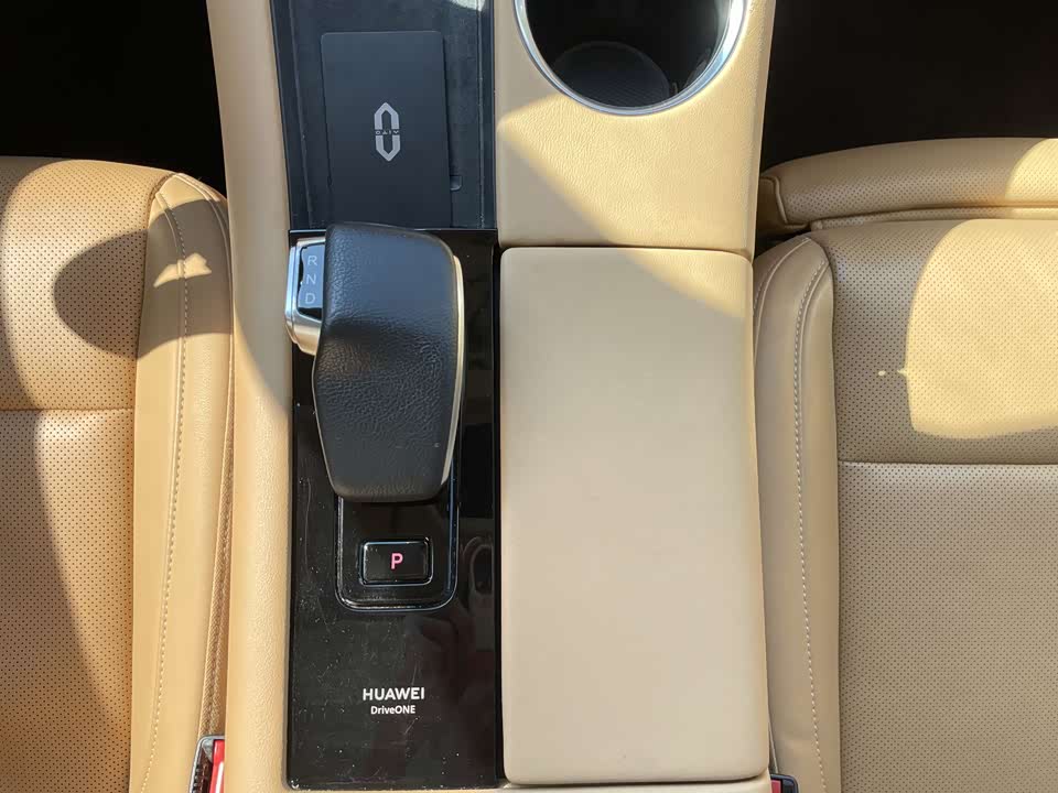 AITO Ask the world M5