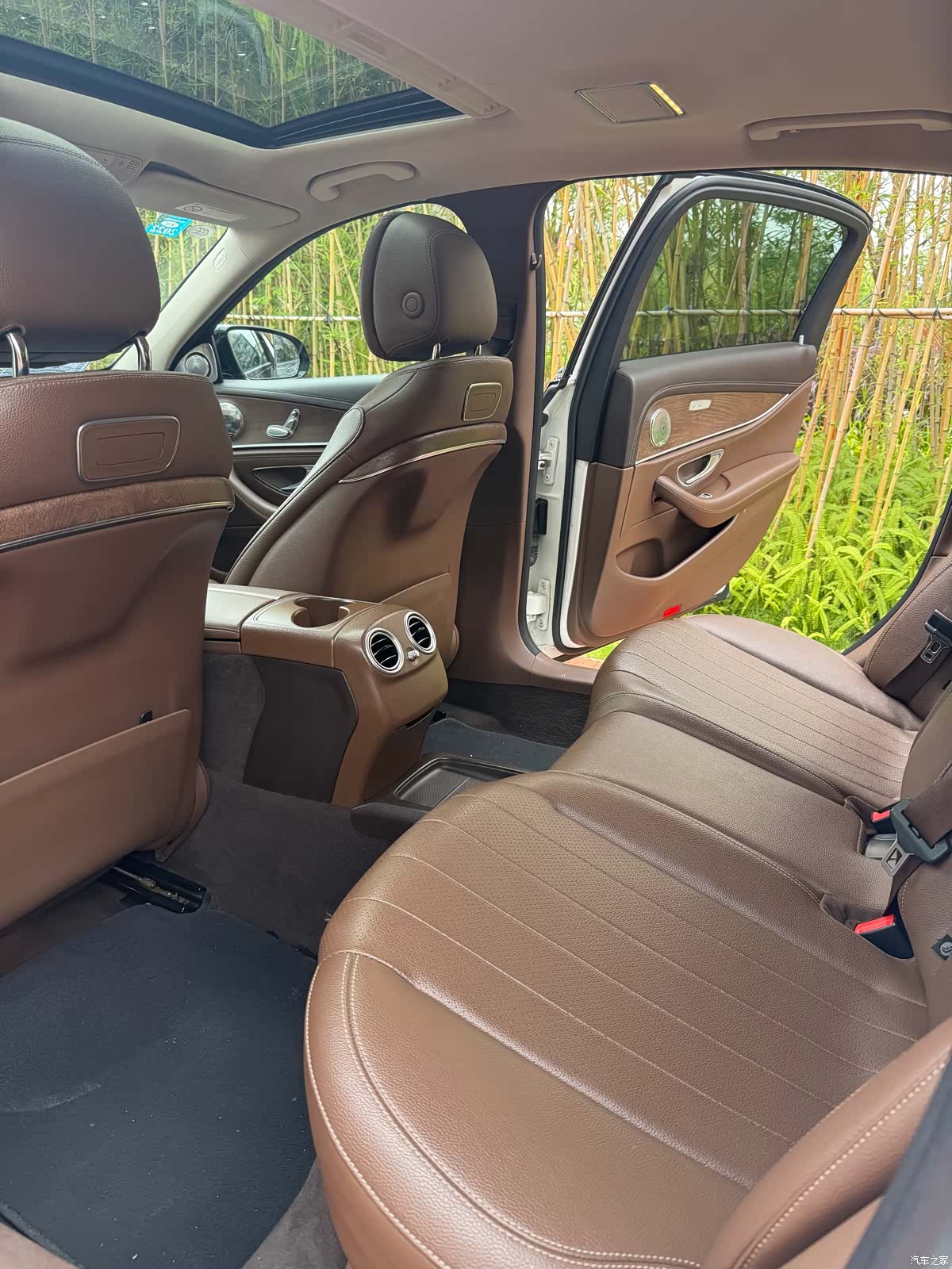 Mercedes-Benz E-Class, 2018 6
