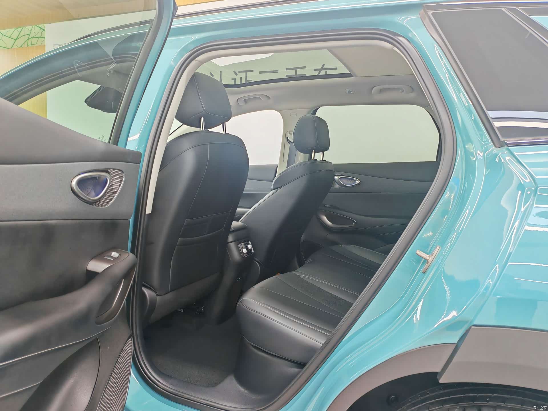 BYD HiAce, 2025 11