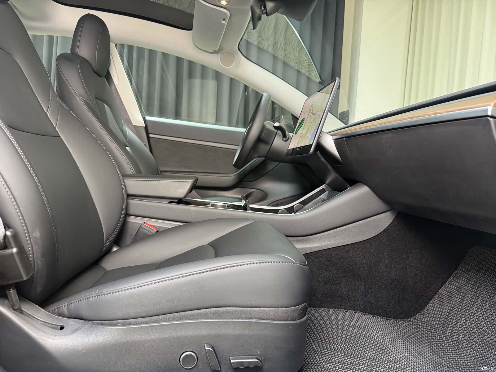 Tesla Model 3, 2021 29