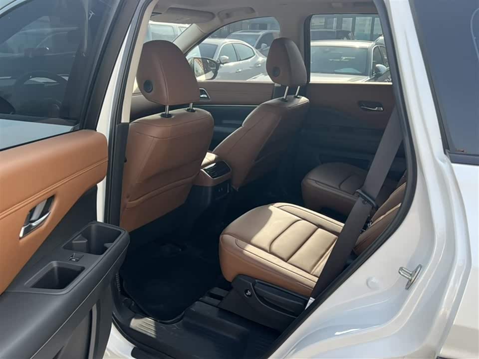 Nissan Exploring the land