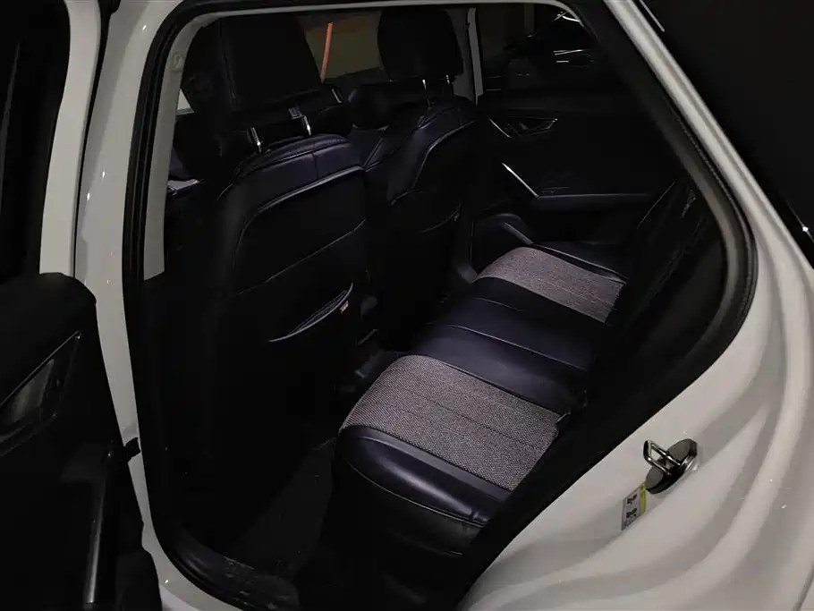 Audi Q2L Audi Q2L