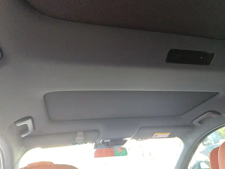Li Auto Ideal L8