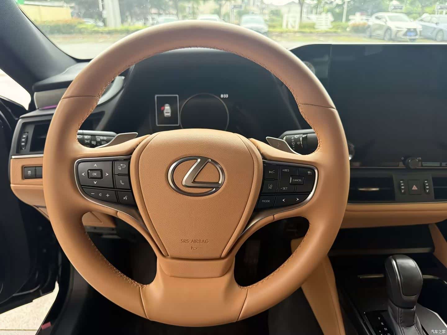 Lexus ES, 2025 12