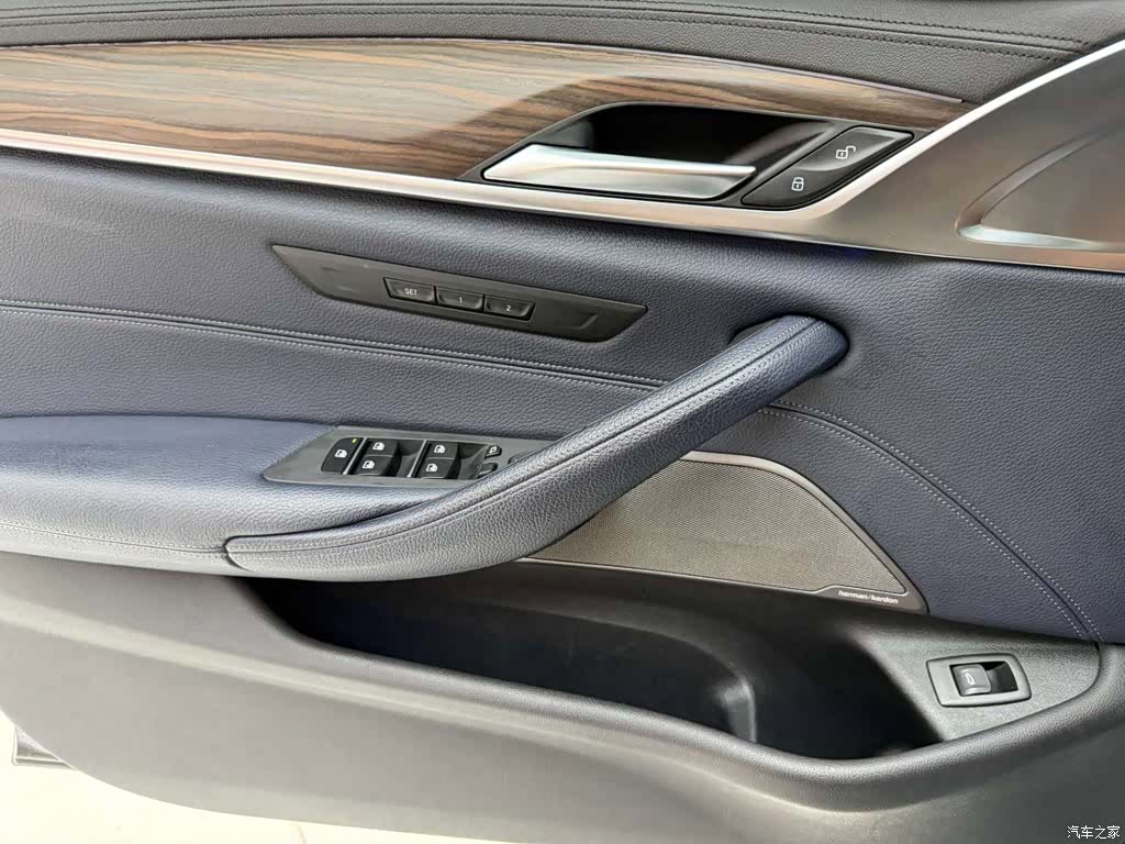 BMW 5 Series, 2018 21