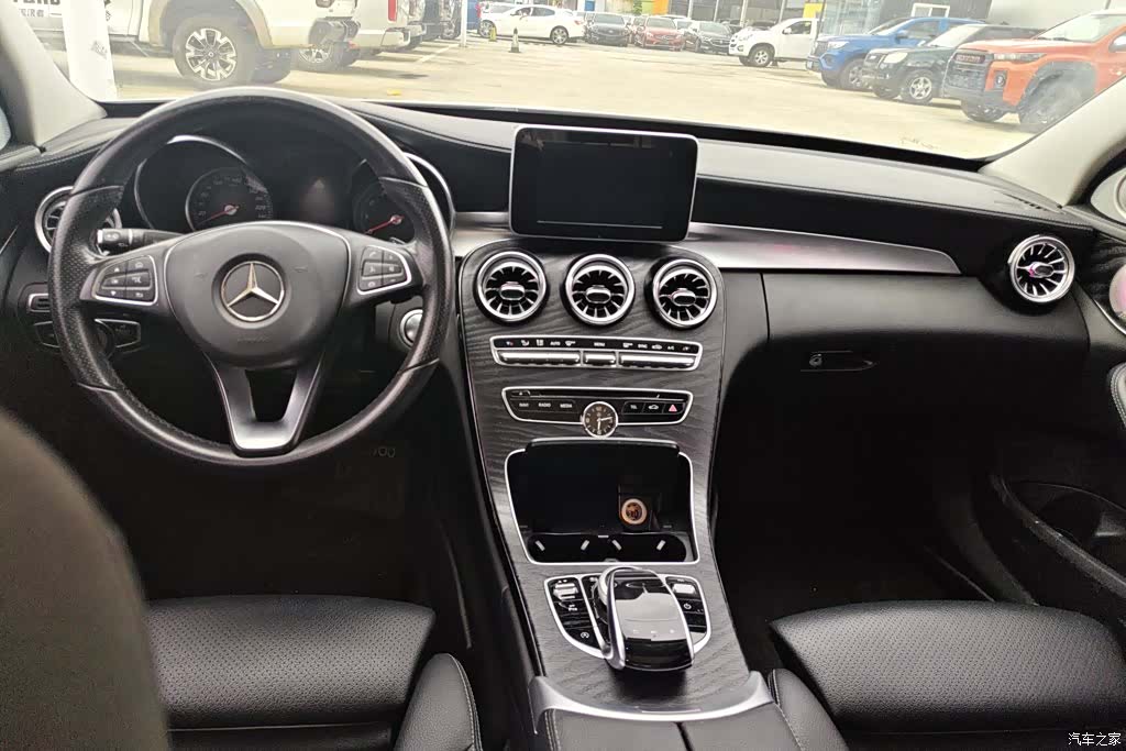 Mercedes-Benz C-Class, 2018 12