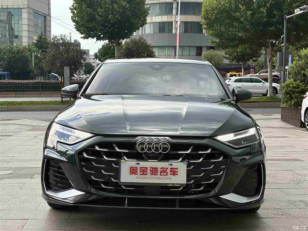 Audi Flying Spur, 2025 2