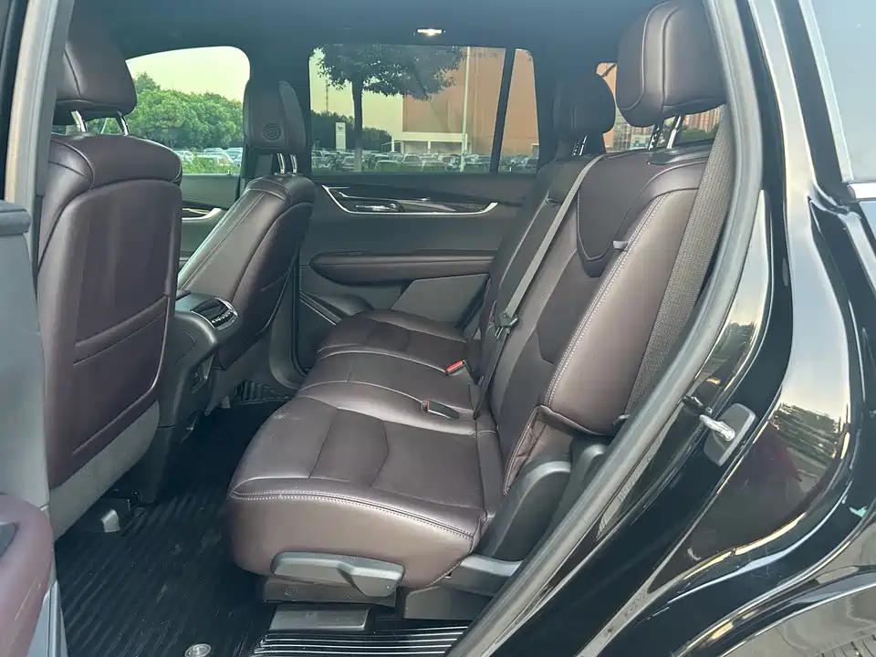 Cadillac XT6