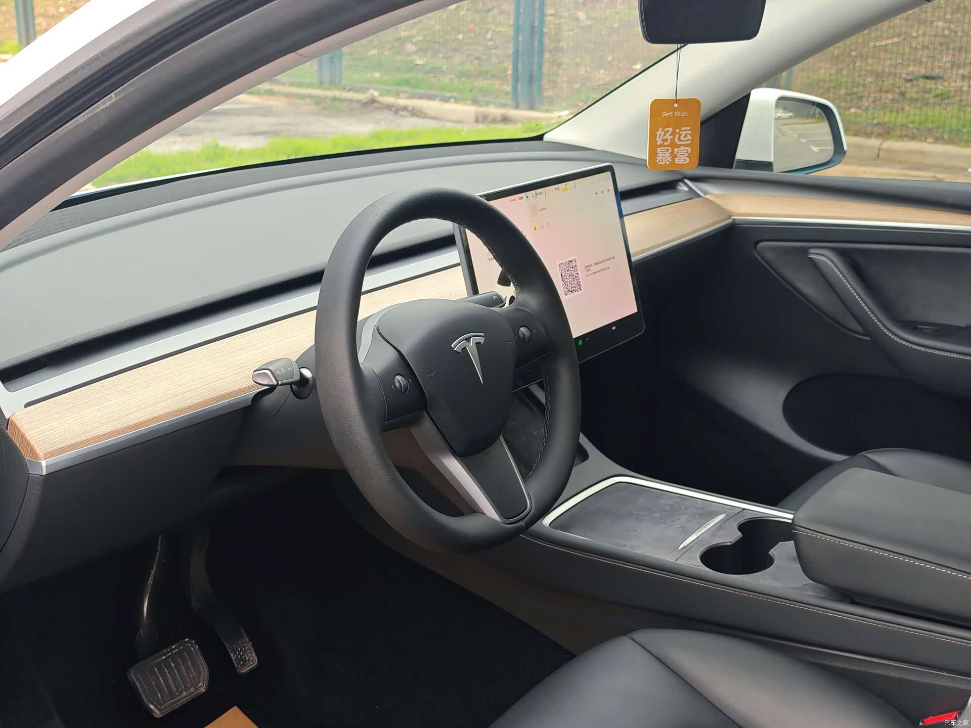 Tesla Model Y, 2022 4