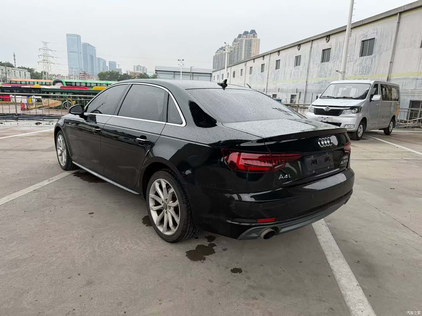 Audi A4L, 2018 все фото