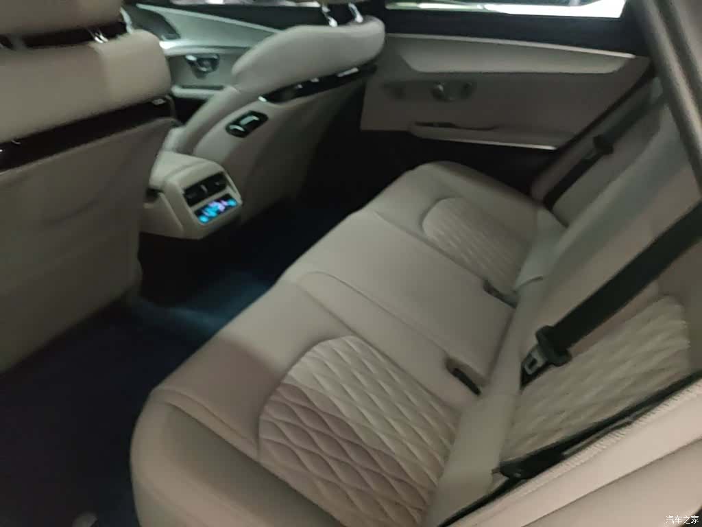 BYD Han, 2025 17