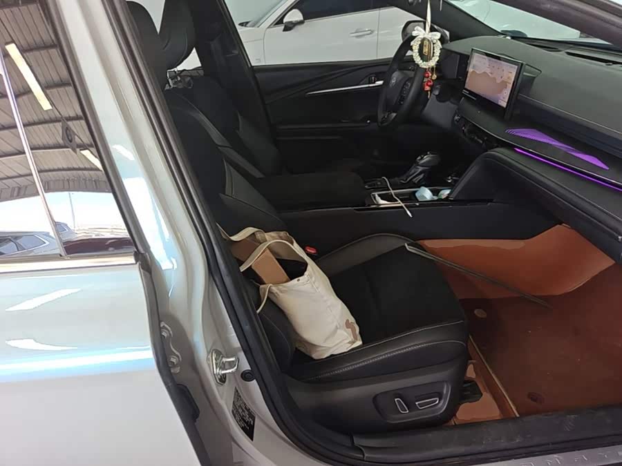 Toyota Camry 2024, фото 25