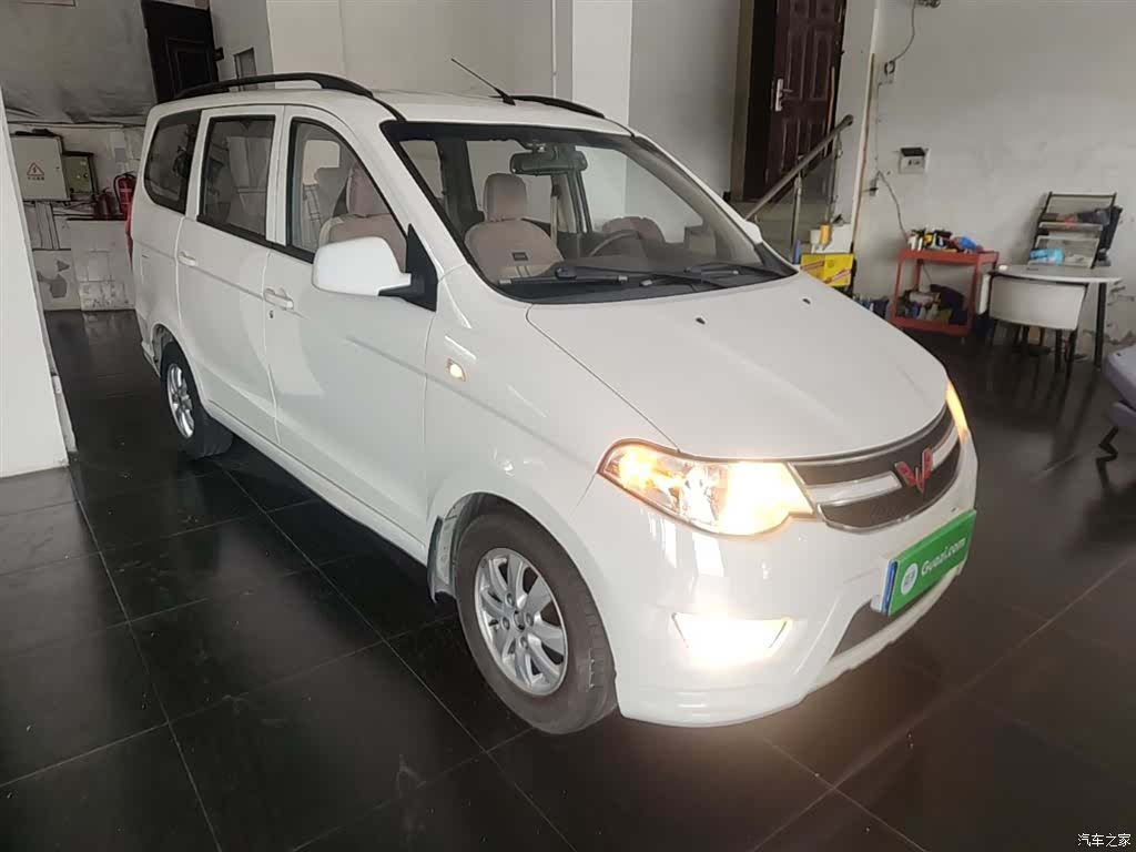 Wuling Hongguang, 2017 4