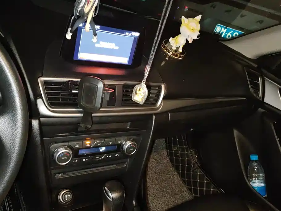 Mazda 3 Angkesaila