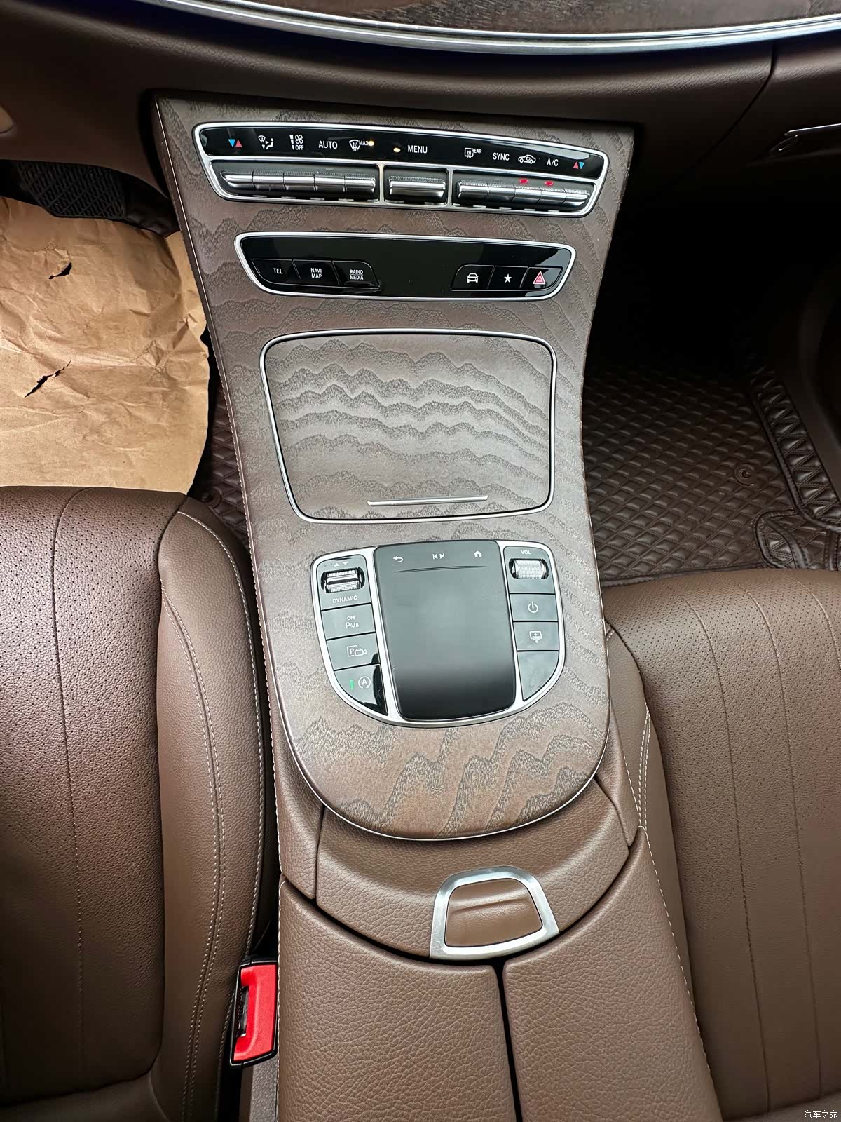 Mercedes-Benz E-Class, 2023 14