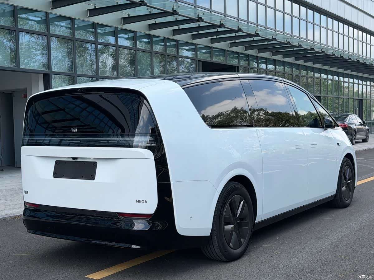 Li Auto MEGA, 2025 6